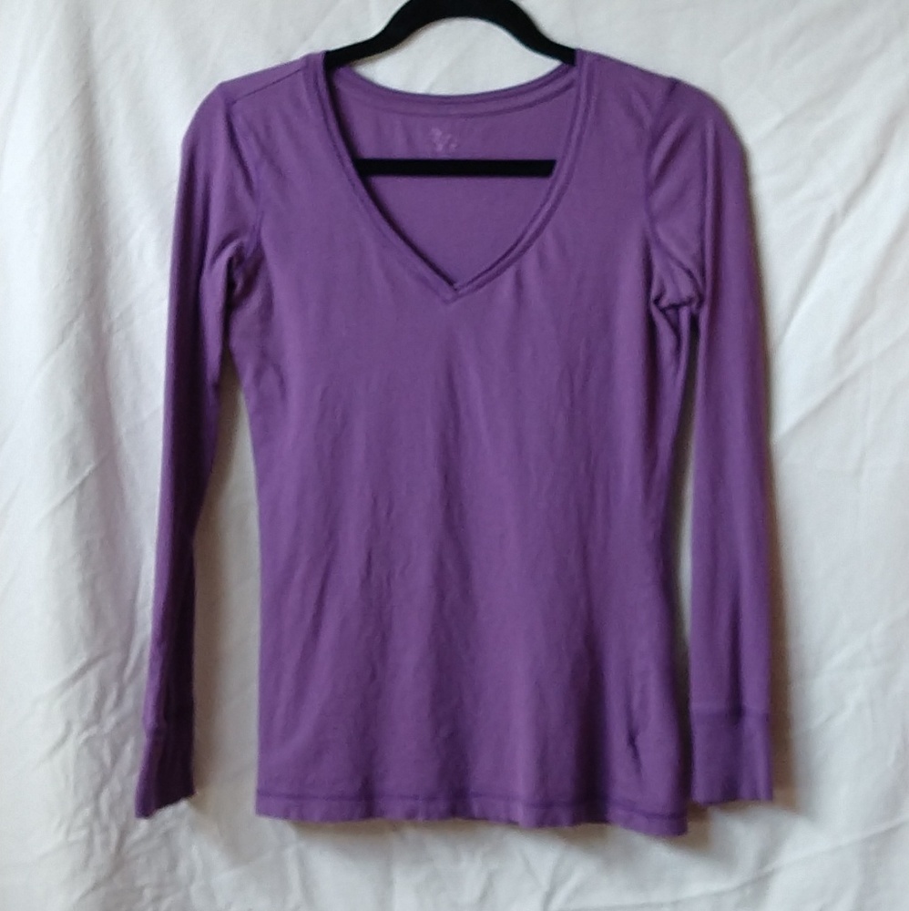 Juniors M Purple V neck long sleeve tee